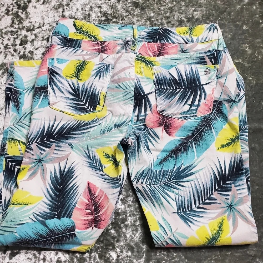 Black Orchid Leaf Print Jeans - Picture 4 of 5